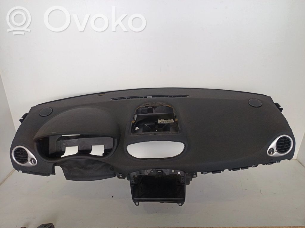 Dashboard   8200407587