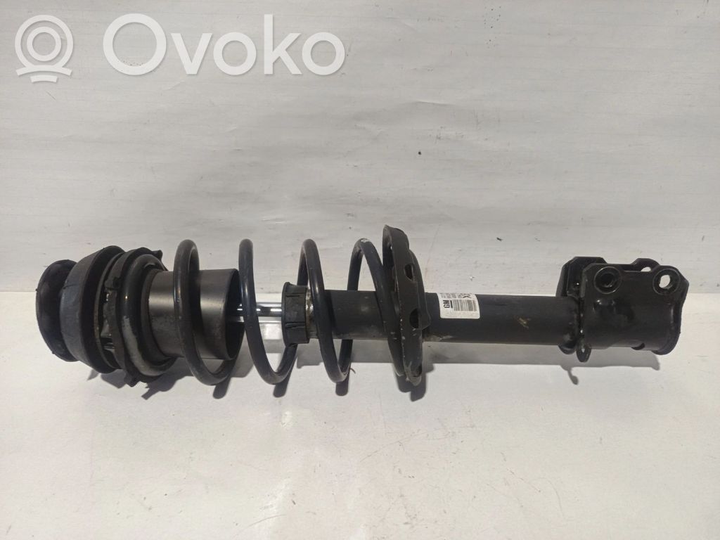 Opel Corsa C Priekšpusē amortizators 