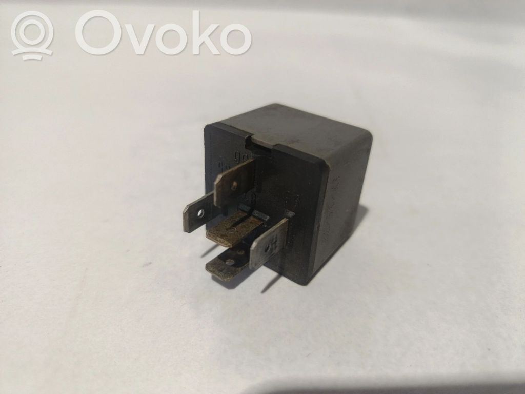 Multifunctional control switch/knob   7686773