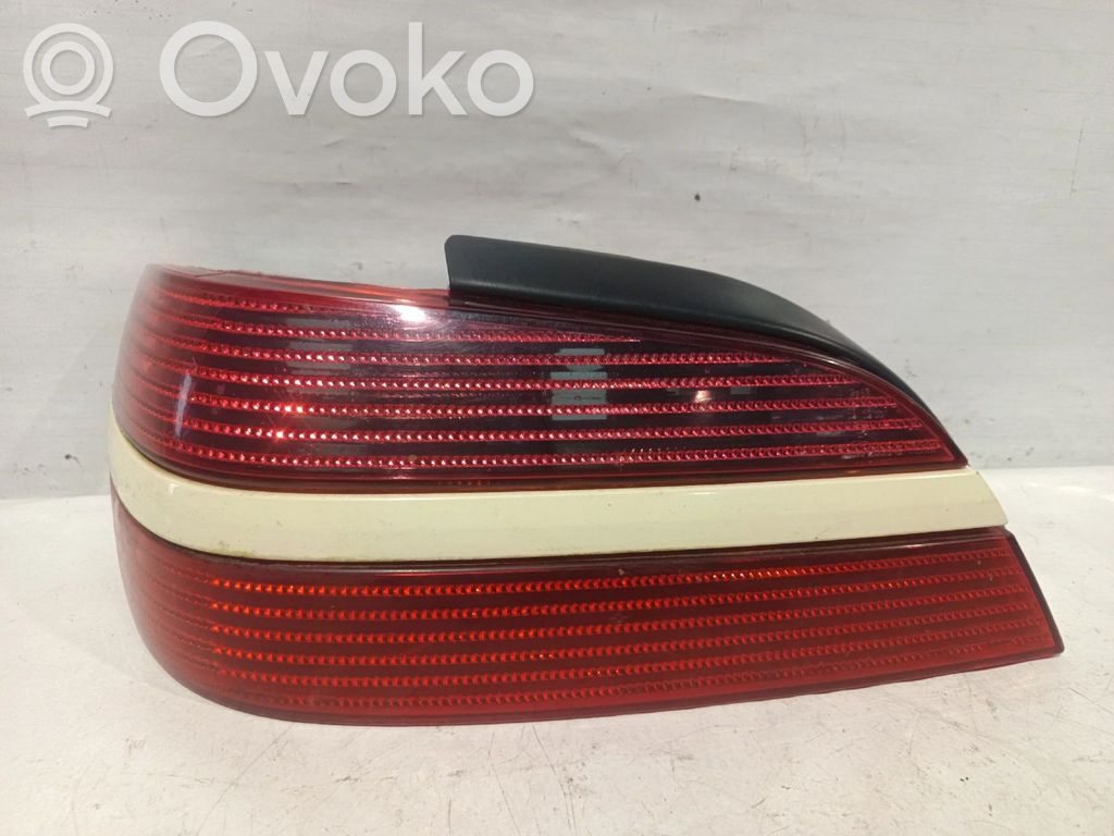 Peugeot 406 Lampy tylnej klapy bagażnika 