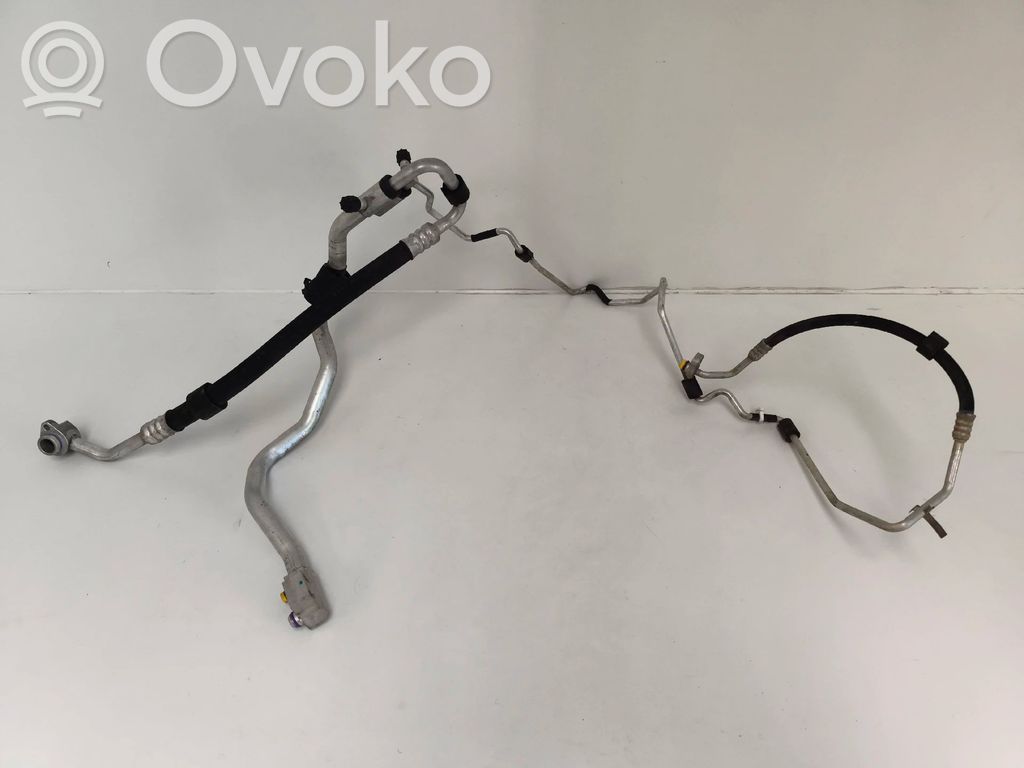 Ilmastointilaitteen putki (A/C)   8K0260707Q,8K0260710H,8K2260712B