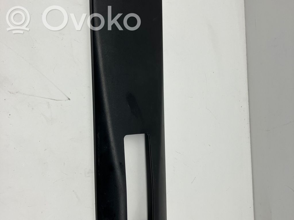 BMW X5 E70 Takaistuimen kiskon suojalista 
