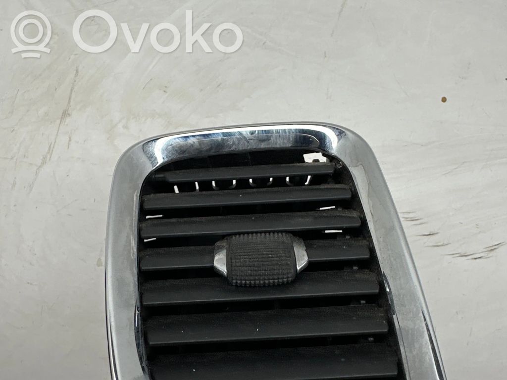 Dodge Durango Dysze / Kratki środkowego nawiewu deski rozdzielczej 