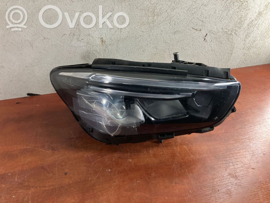 Mercedes-Benz B W247 Lampa przednia 