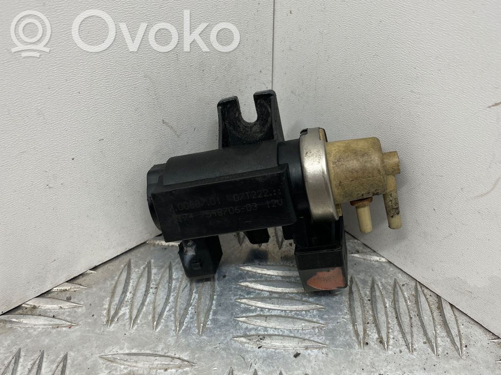 BMW 5 E60 E61 Zawór podciśnienia / Elektrozawór turbiny 