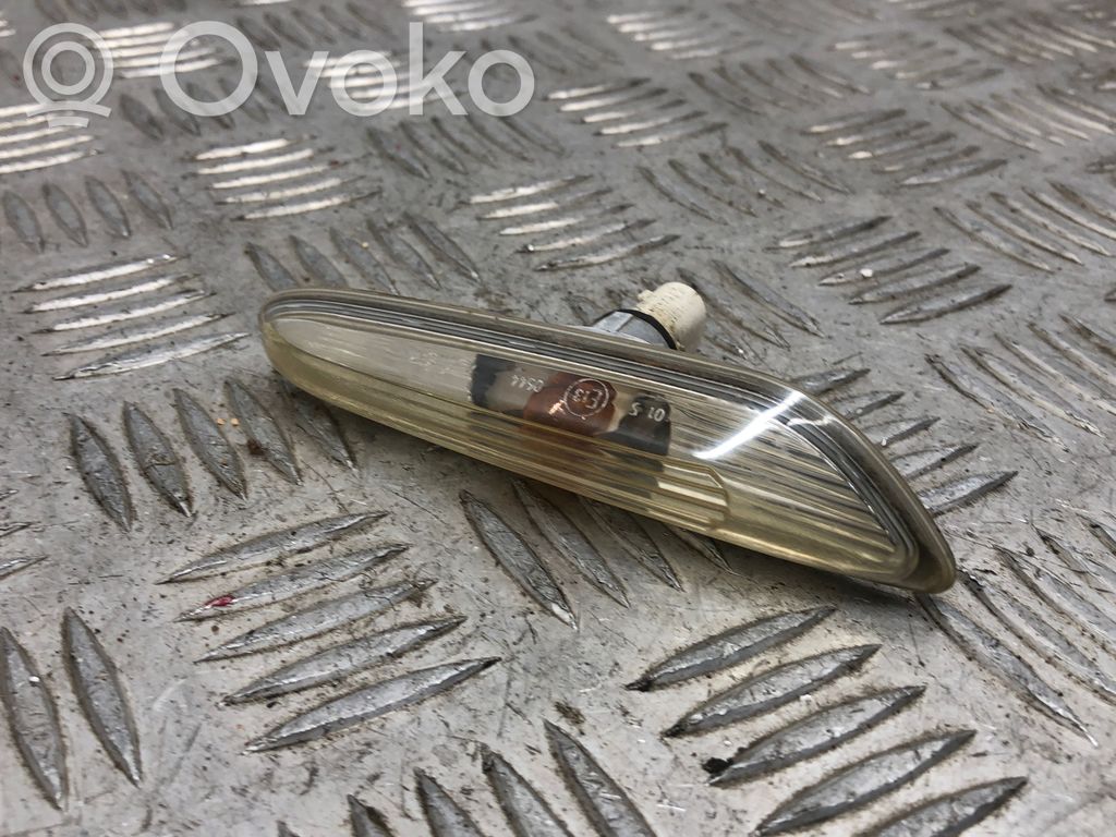 BMW 5 E60 E61 Front fender indicator light 