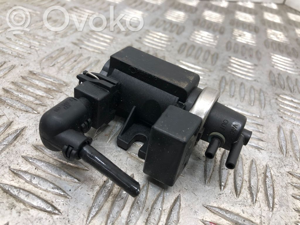 BMW 5 E60 E61 Solenoidinis vožtuvas 