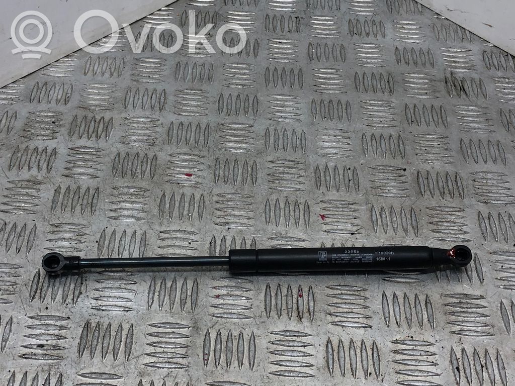 BMW 5 E60 E61 Bagažinės amortizatorius 