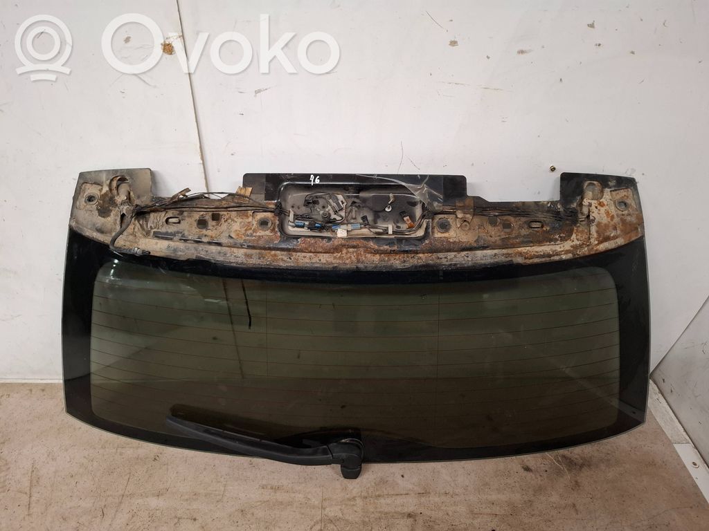 Заднее стекло