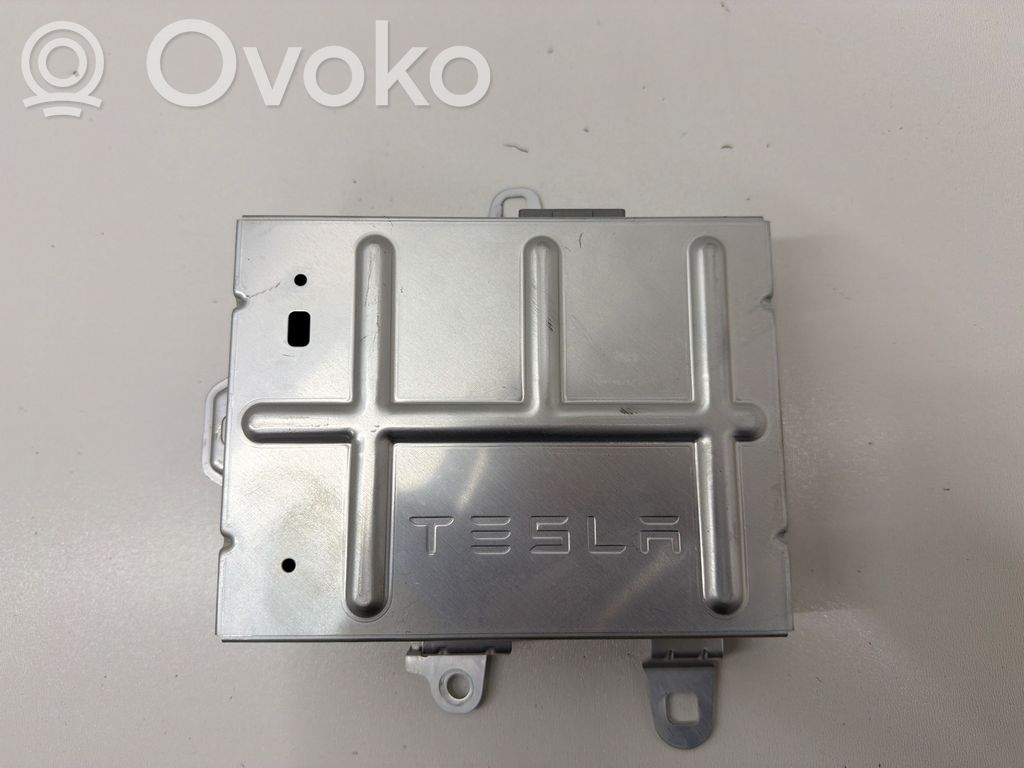 Tesla Model Y Garso stiprintuvas 