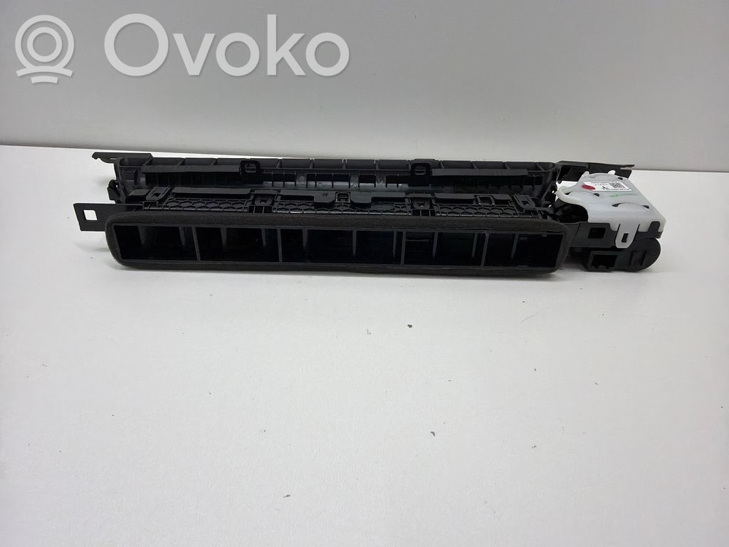 Tesla Model Y Lango oro grotelės 