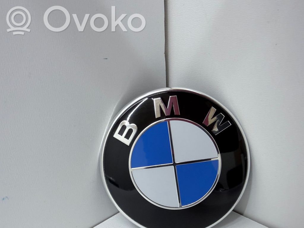 Ražotāja emblēma   8132375,20000263,10333410