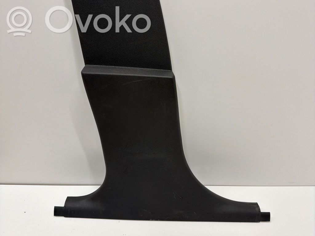 (B) pillar trim (bottom)   7027089,52850610