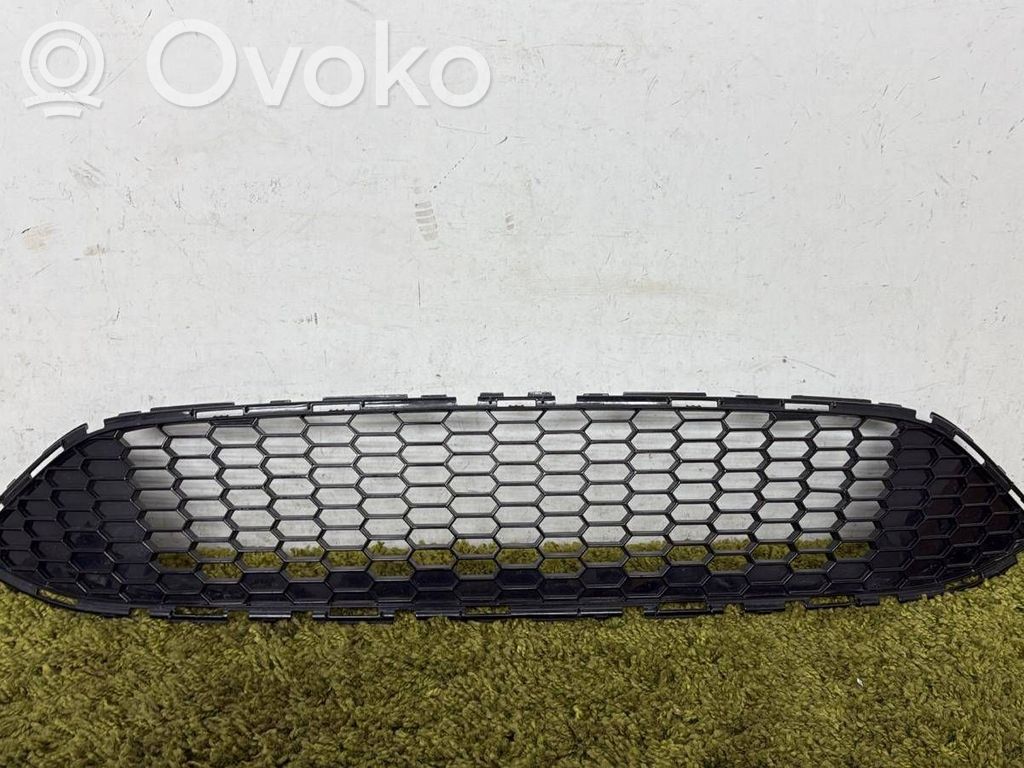 Ford Focus Etupuskurin ylempi jäähdytinsäleikkö 
