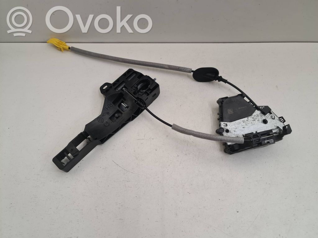 Renault Captur II Front door lock 