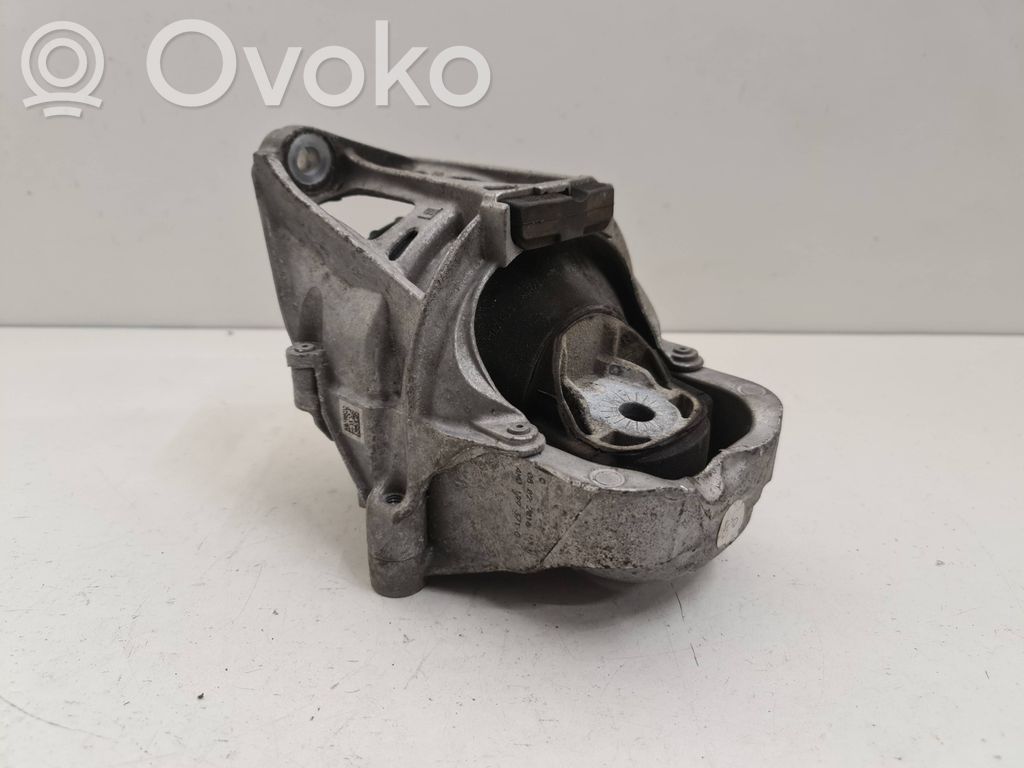 Audi Q7 4M Engine mount bracket 