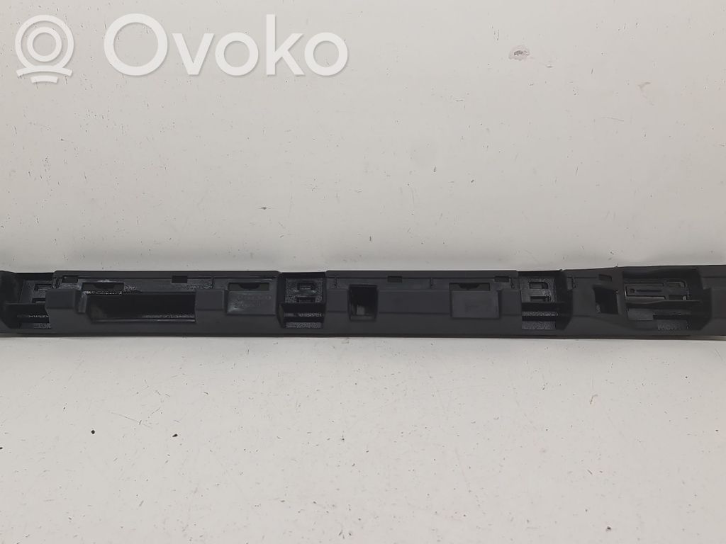 Volvo V60 Sill supporting ledge 