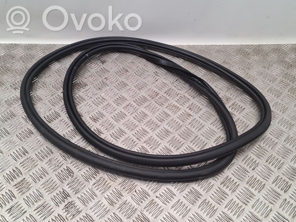 Gumowa uszczelka drzwi przednich   32229226