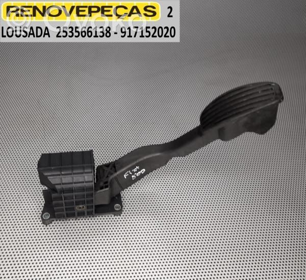 Fiat 500 Akseleratora pedālis 