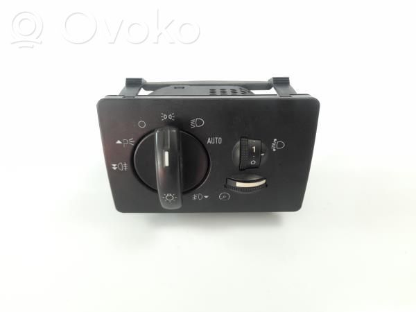 Light switch   4M5T13A024CA
