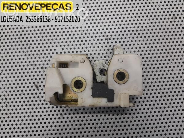 Aizmugurējā pārsega slēdzene (ārpusē)   V97FBC43102AH