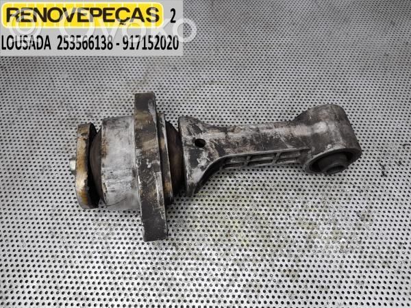 Engine mount bracket