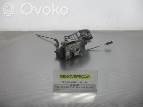 Priekšpusē slēdzene   13157763