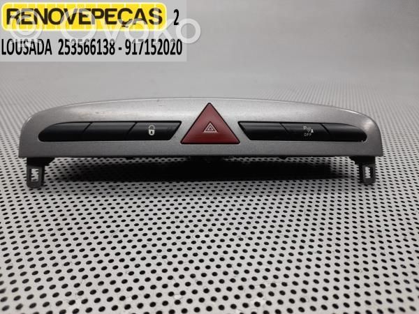 Peugeot 308 SW  Central locking switch button 