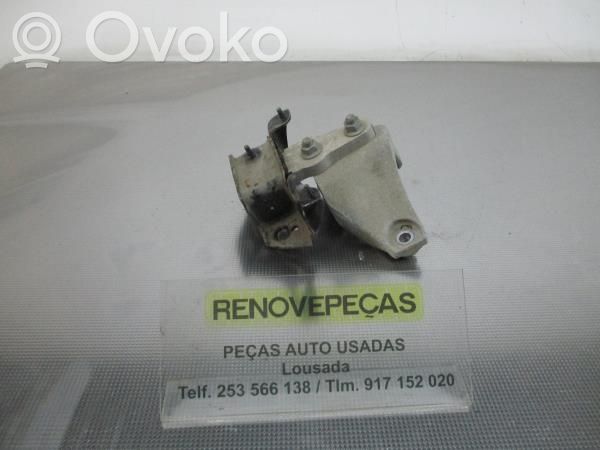 Engine mount bracket