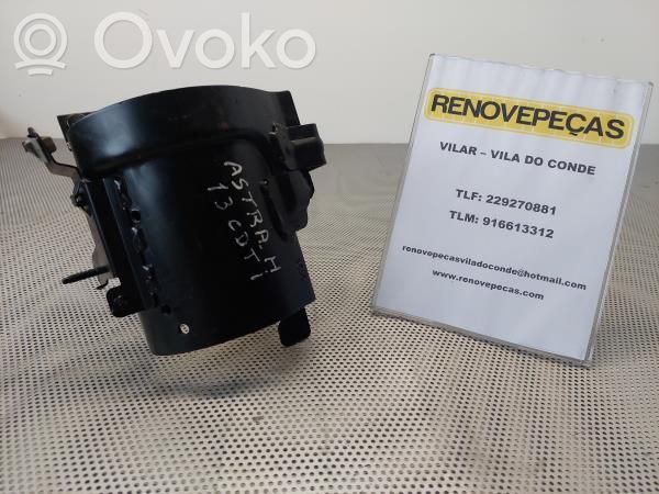Opel Astra H Oil filter mounting bracket 