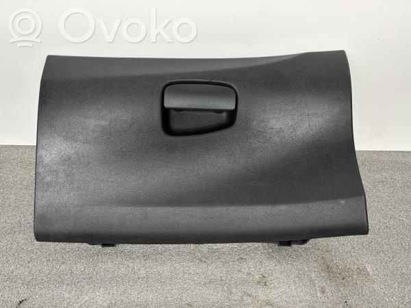 Glove box
