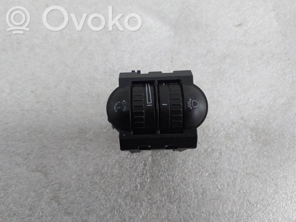 Volkswagen Golf VI Light switch 