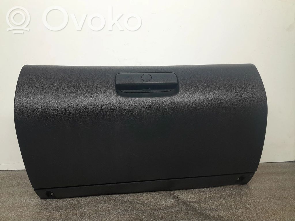Guantera   1U1,857