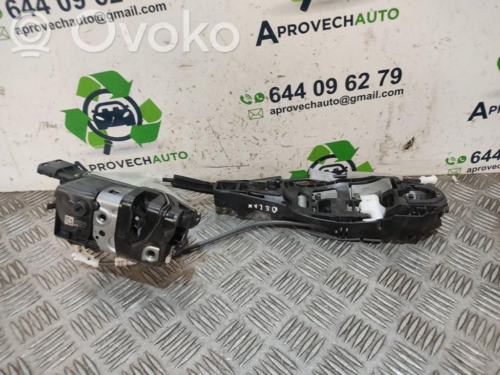 Zamek drzwi przednich   104234