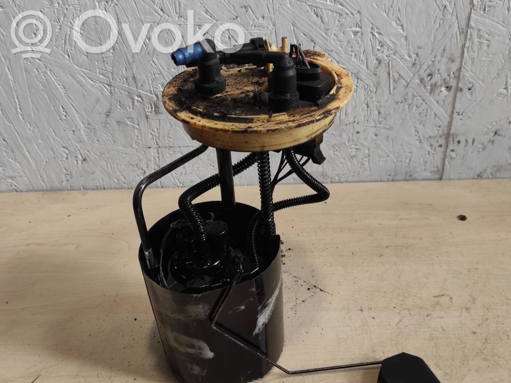 Volkswagen PASSAT B6 Bomba interna de combustible 