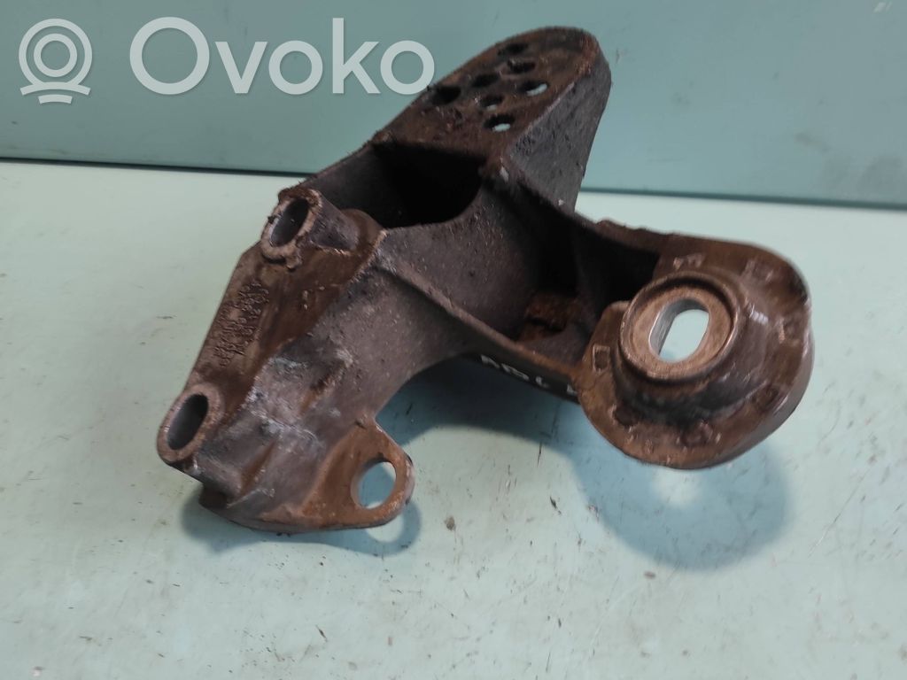 Audi A4 S4 B6 8E 8H Engine mounting bracket 