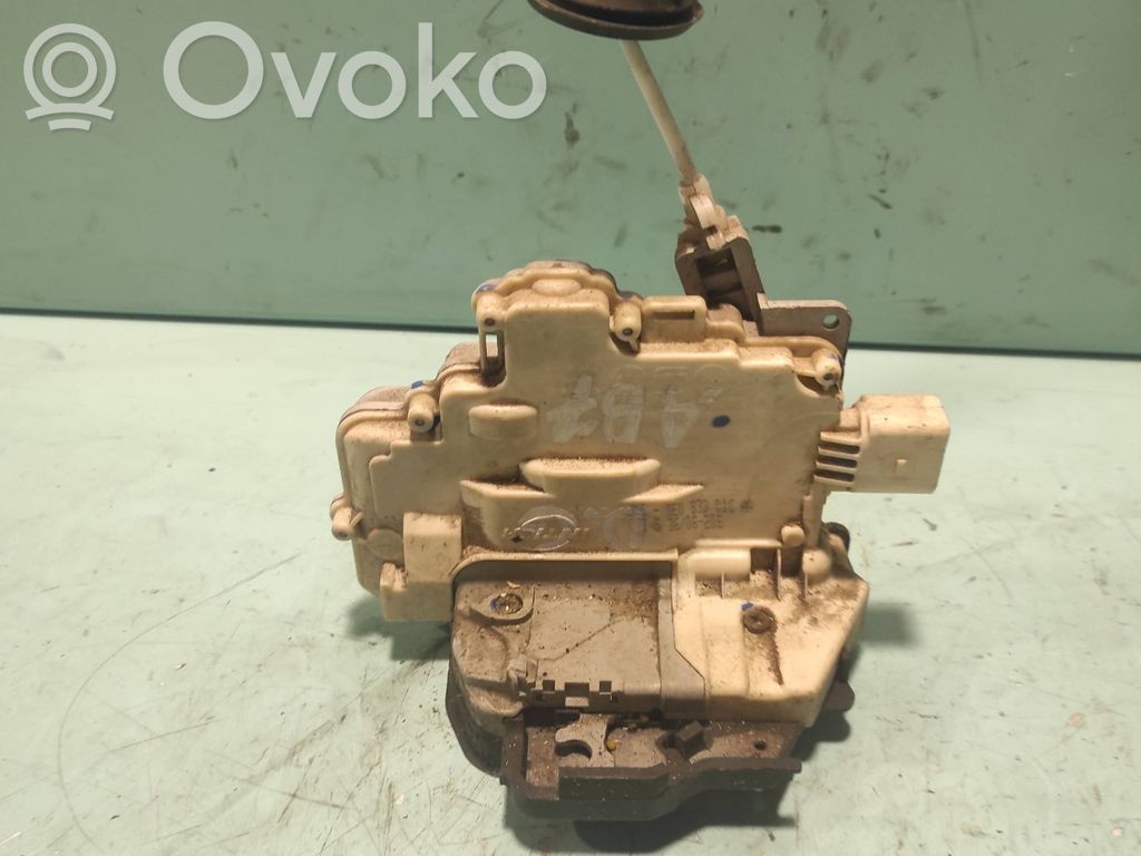 Audi A4 S4 B7 8E 8H Zamek drzwi tylnych 