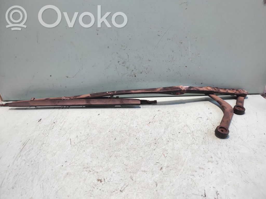BMW 5 E39 Front wiper blade arm 