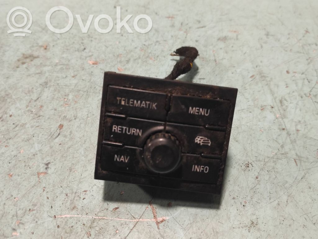 Head unit multimedia control   4D0919721D