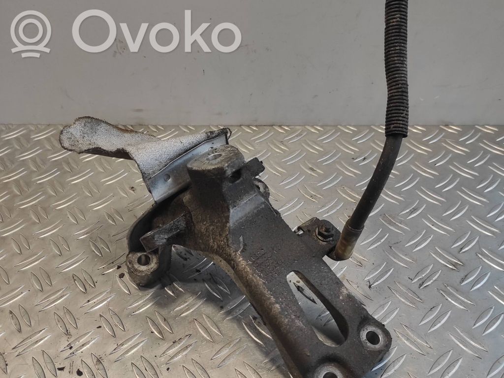 Audi A4 S4 B8 8K Engine mounting bracket 