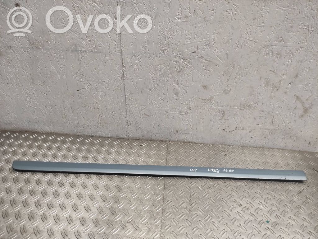 Audi A3 S3 A3 Sportback 8P Apdaila priekinių durų (moldingas) 