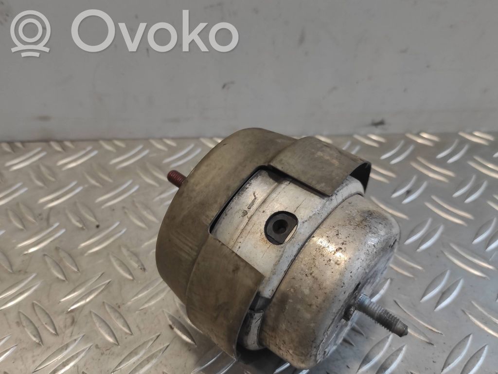 Seat Exeo (3R) Engine mount bracket 