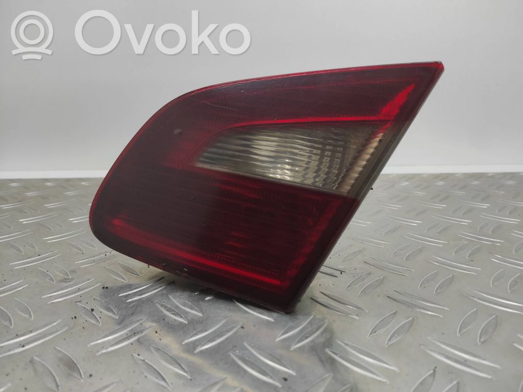 Skoda Superb B6 (3T) Lampy tylnej klapy bagażnika 