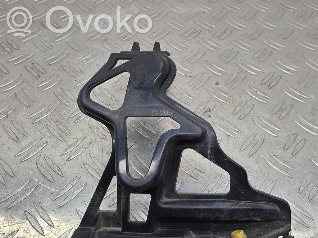BMW 7 F01 F02 F03 F04 Uchwyt / Mocowanie błotnika przedniego 