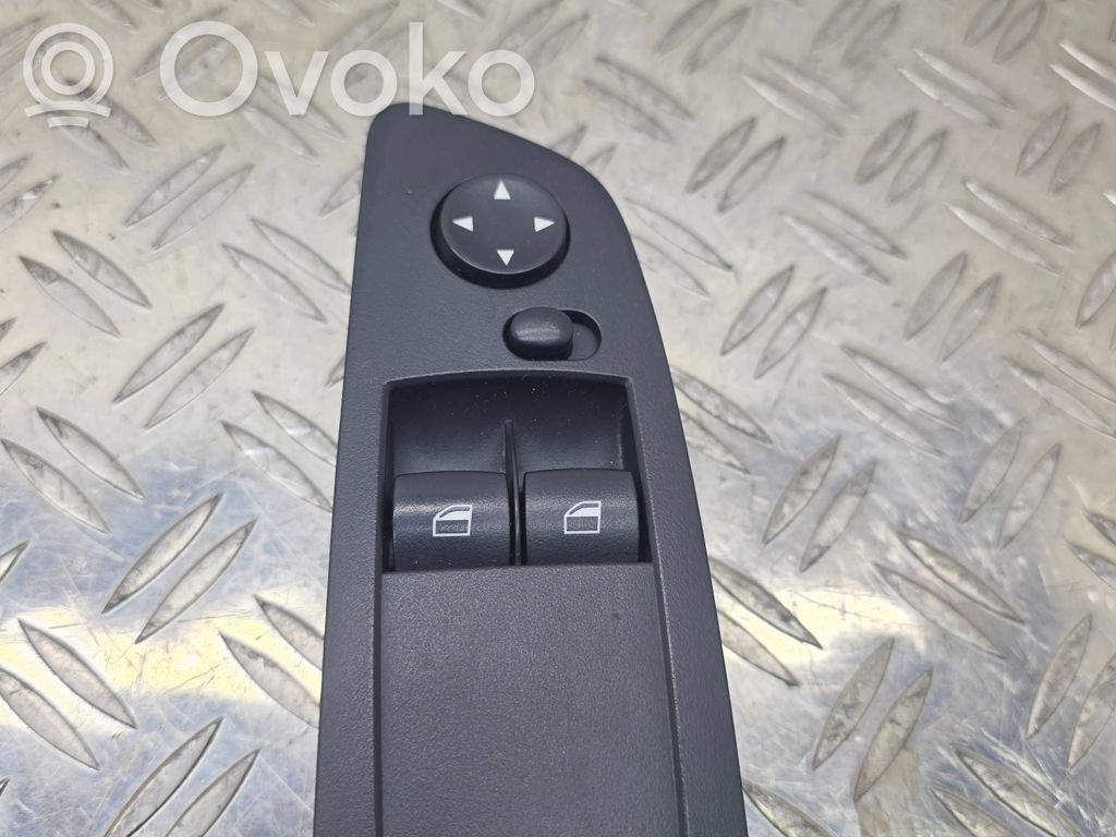 Electric window control switch   6970160,0545K