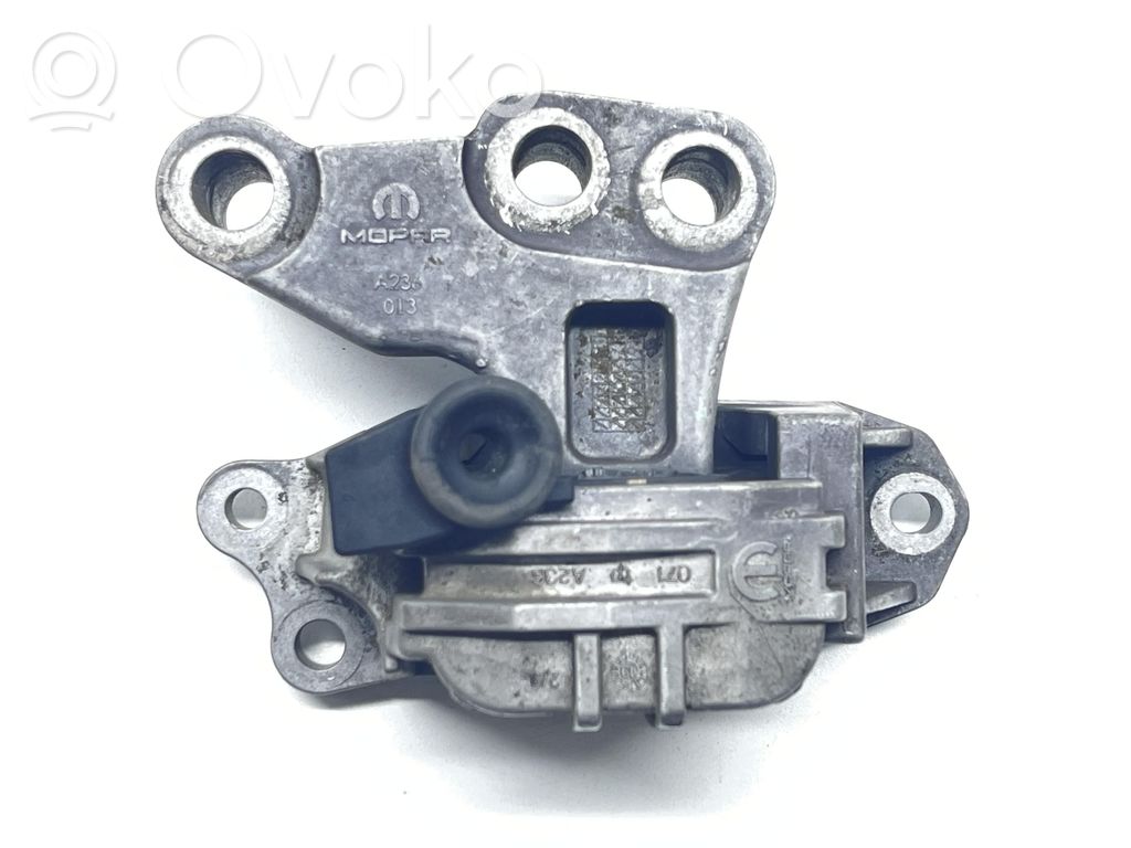 Jeep Renegade Engine mounting bracket 
