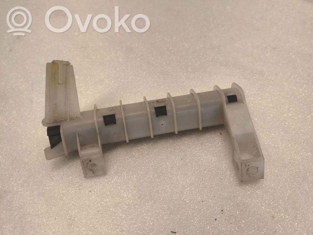 Jeep Grand Cherokee Rear door windshield rail 