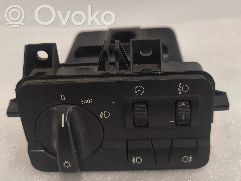 Light switch   6919829,0040394,037239051