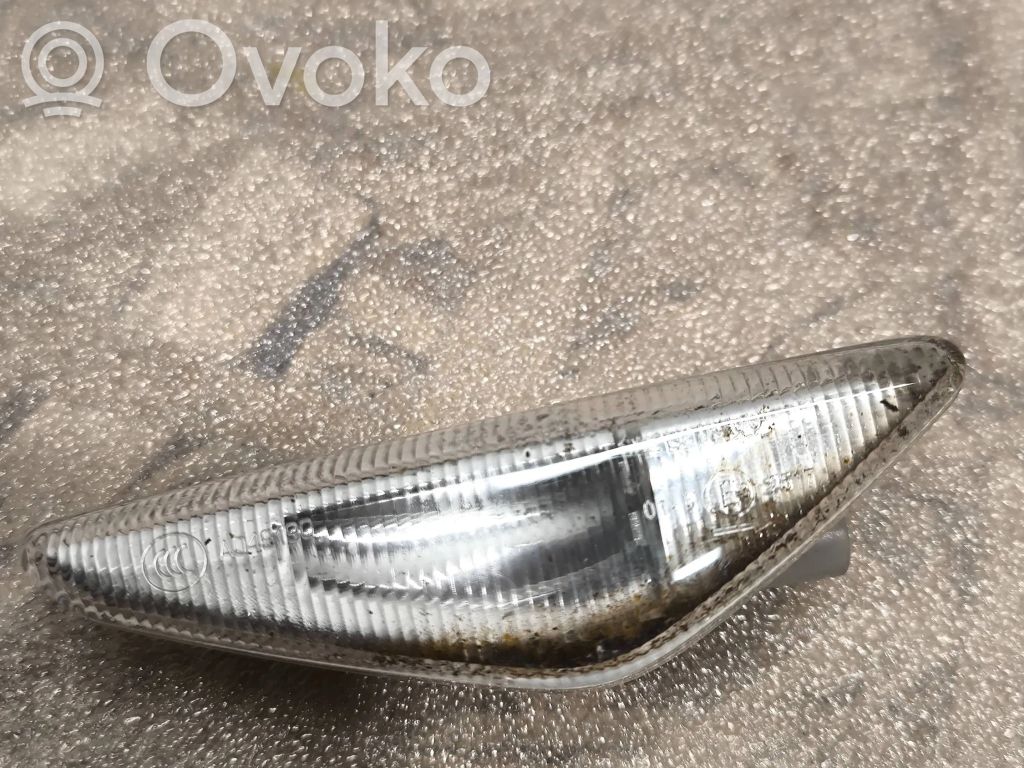 BMW X3 F25 Front fender indicator light 