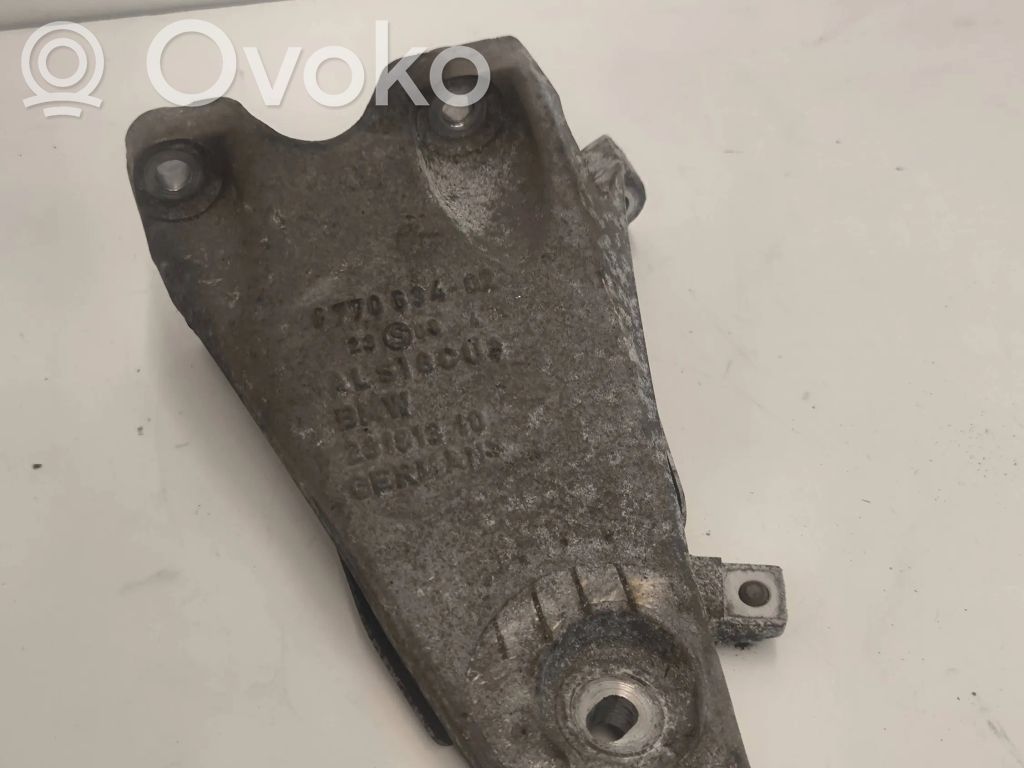 BMW 5 E60 E61 Engine mounting bracket 